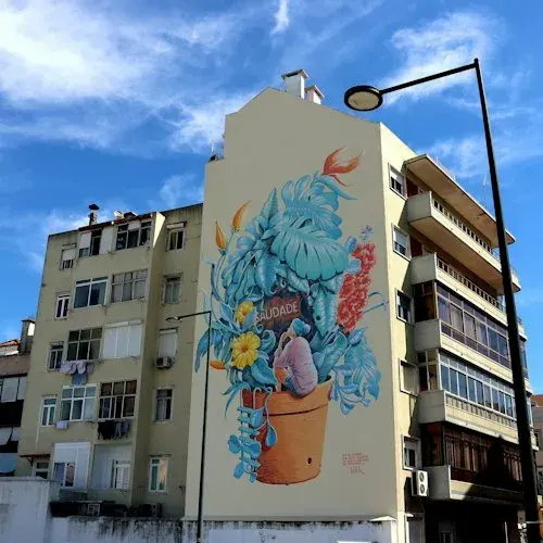 Urban art walk in Lisbon · publisher image