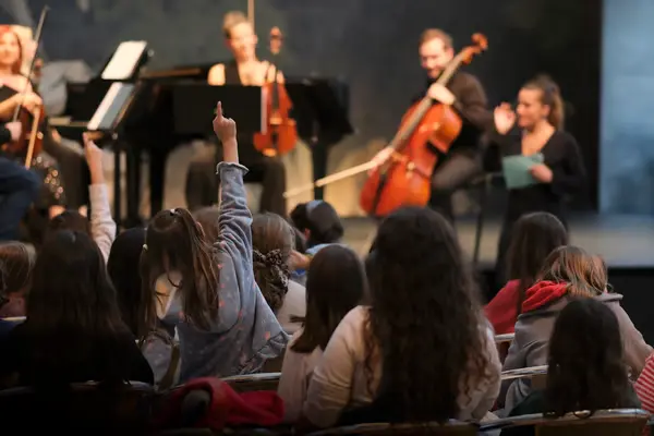 Uma viagem pela música com o Teatro Nacional de São Carlos · publisher image