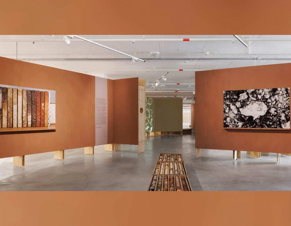 Earth-based architectural exhibition displays in Terra Crua at MAC/CCB