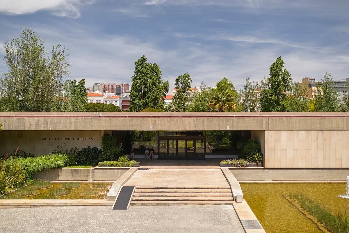 The entrance to the Calouste Gulbenkian Museum