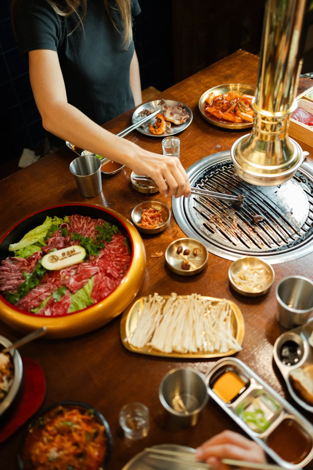 Food and a tabletop grill in Han Table Barbecue’s official gallery